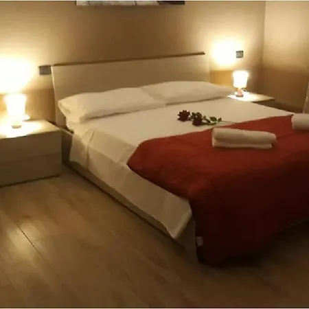 Emilia Self Check In דירה פארמה